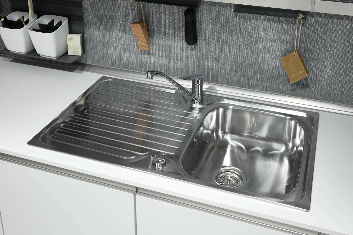 Đánh bóng inox bồn rửa bát
