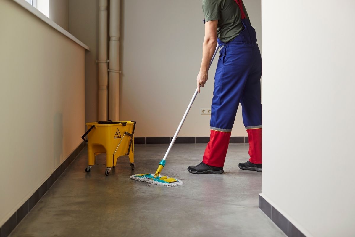 Tạp Vụ Tòa Nhà - Vệ Sinh Các Khu Vực Khác